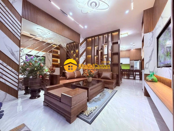 Bán 48m 5 tầng 3.9m.mặt tiền. hồ tùng mậu cầu giấy