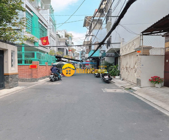 Bán nhà hxh lê thị riêng, bến thành, quân 1 cũ, 99m2, 3 tầng, thang máy, giá rẻ