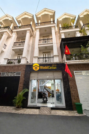 Nhà đẹp giá rẻ 4 tầng sang trọng mặt tiền oto đỗ cửa giá chỉ nhỉnh 5 tỷ.